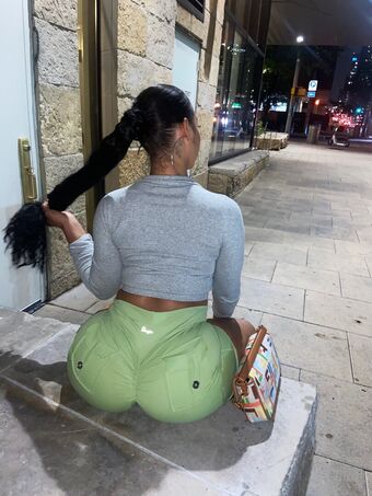 Destvnyle Голі Зливи OnlyFans Фото 7