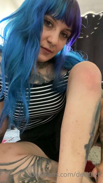 devi0lett Голі Зливи OnlyFans Фото 10