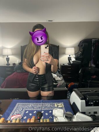 deviantdesiree Голі Зливи OnlyFans Фото 8