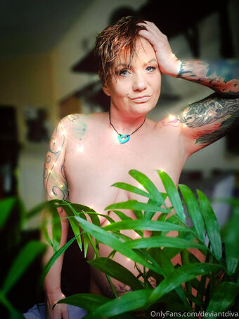 deviantdiva Голі Зливи OnlyFans Фото 17