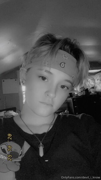 devil_i_know Голі Зливи OnlyFans Фото 8