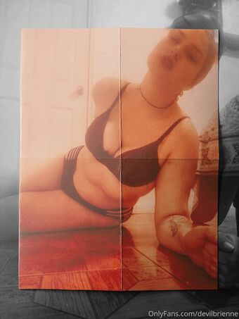 devilbrienne Голі Зливи OnlyFans Фото 3