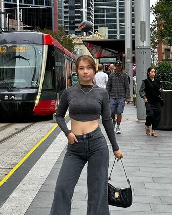 Devytha Maharani Голі Зливи OnlyFans Фото 9