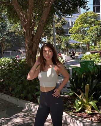 Devytha Maharani Голі Зливи OnlyFans Фото 15