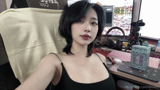 Disleft Голі Зливи OnlyFans Фото 31