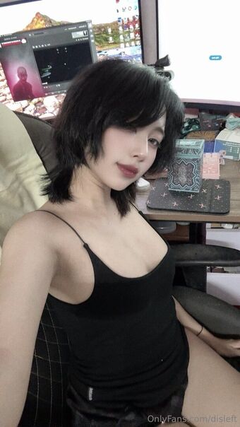Disleft Голі Зливи OnlyFans Фото 35