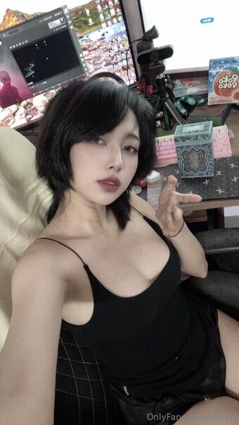 Disleft Голі Зливи OnlyFans Фото 37