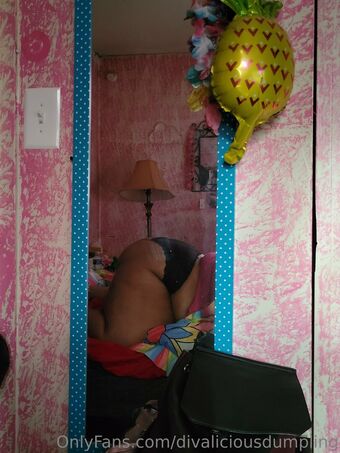 divaliciousdumpling Голі Зливи OnlyFans Фото 6