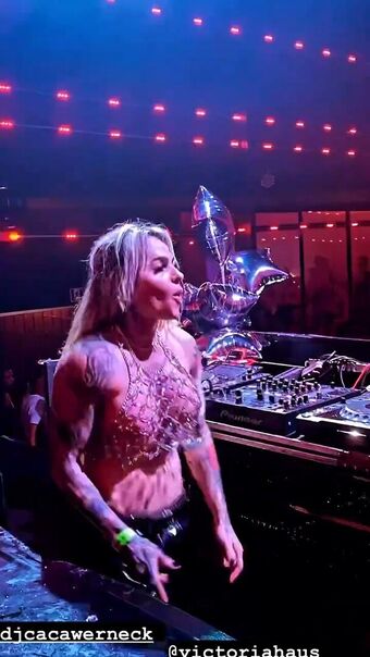 DJ Caca Werneck Голі Зливи OnlyFans Фото 70