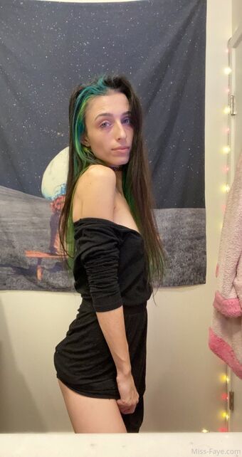 missfayevip Голі Зливи OnlyFans Фото 19