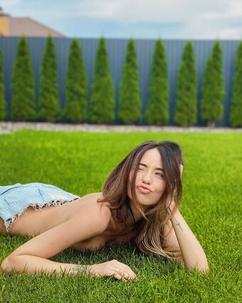 dorofeeva Голі Зливи OnlyFans Фото 16