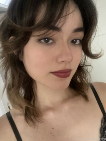Dronae Голі Зливи OnlyFans Фото 8