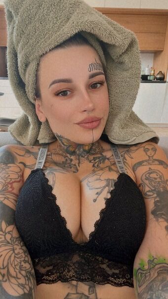 Dryadaa Голі Зливи OnlyFans Фото 2