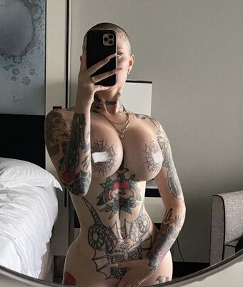 E. Boring Голі Зливи OnlyFans Фото 6