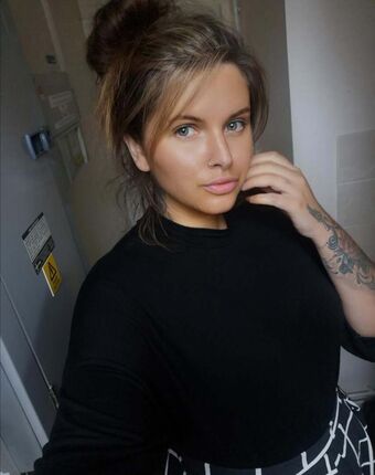 Easygoing7356 Голі Зливи OnlyFans Фото 13
