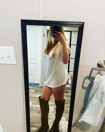Eevalee Голі Зливи OnlyFans Фото 4