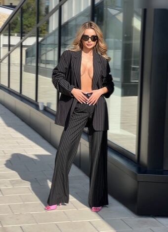 Ekaterina Zueva Голі Зливи OnlyFans Фото 207