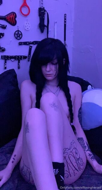 elflovingherself Голі Зливи OnlyFans Фото 3