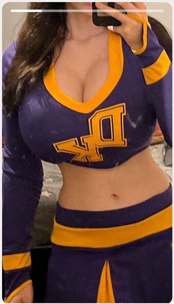 Elisa Denisee Голі Зливи OnlyFans Фото 12