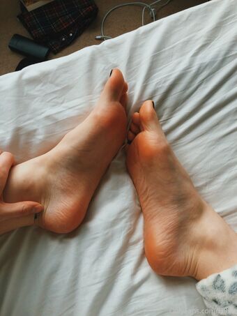 Ellbat Голі Зливи OnlyFans Фото 92