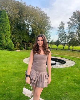 Elle Mulvaney Голі Зливи OnlyFans Фото 20