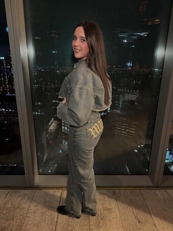 Elle Mulvaney Голі Зливи OnlyFans Фото 26