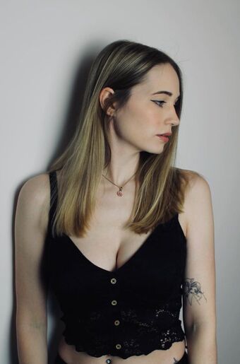 Ellecornflake Голі Зливи OnlyFans Фото 13
