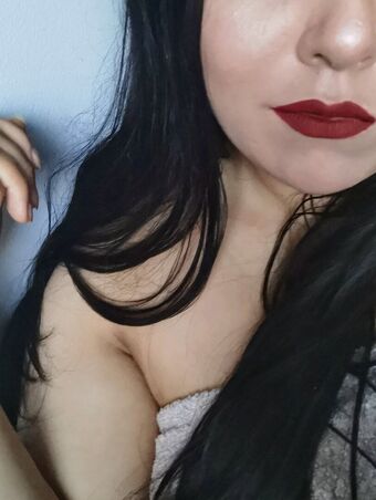 elleda Голі Зливи OnlyFans Фото 6