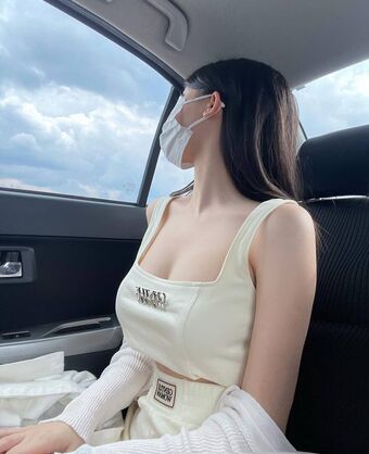 Ellen Tan Голі Зливи OnlyFans Фото 104