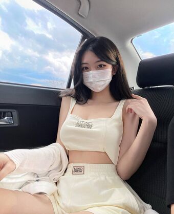 Ellen Tan Голі Зливи OnlyFans Фото 105