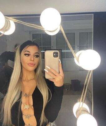 ellenofficial Голі Зливи OnlyFans Фото 16