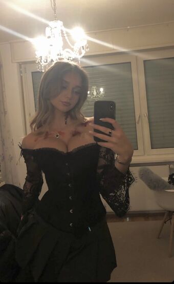 Elly A