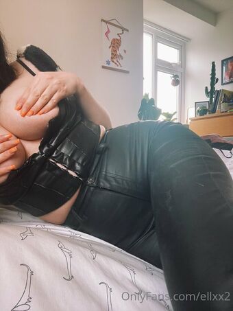 ellyy Голі Зливи OnlyFans Фото 34