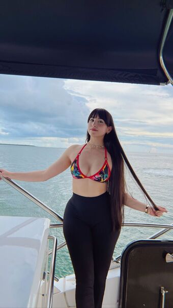 Elyzabeth_suarez