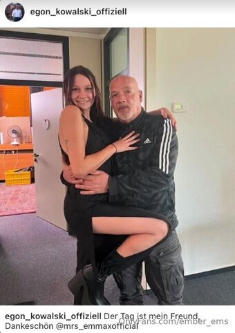 ember_ems Голі Зливи OnlyFans Фото 8