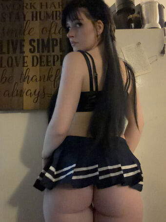 Emelia Asmr Голі Зливи OnlyFans Фото 58