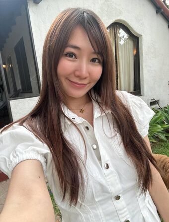 Emily Wang Голі Зливи OnlyFans Фото 45