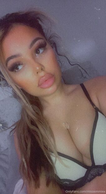 emilyexotics Голі Зливи OnlyFans Фото 12