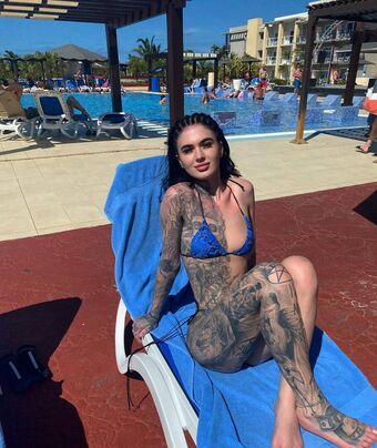 emisguilty Голі Зливи OnlyFans Фото 1