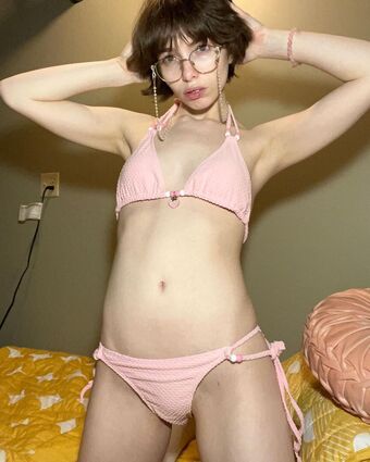 Emma Grace Murabito Голі Зливи OnlyFans Фото 17