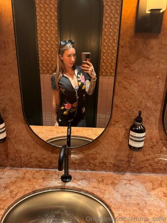 emma_sofia Голі Зливи OnlyFans Фото 19