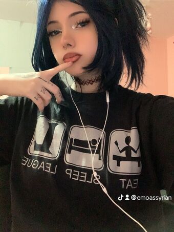 emoassyrian Голі Зливи OnlyFans Фото 10