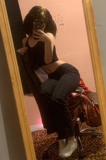 emoassyrian Голі Зливи OnlyFans Фото 12