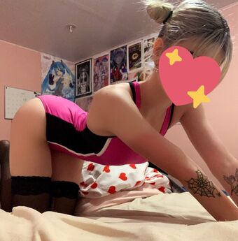 emoassyrian Голі Зливи OnlyFans Фото 17