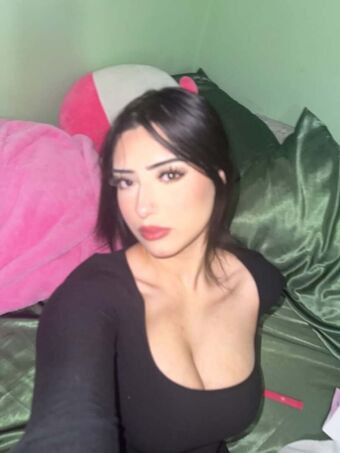 Emptycupcakee Голі Зливи OnlyFans Фото 3