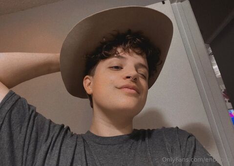 enbybug Голі Зливи OnlyFans Фото 29