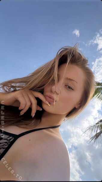 Erda Голі Зливи OnlyFans Фото 56
