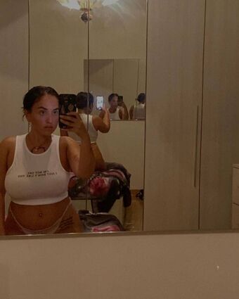 Erica Todaro Голі Зливи OnlyFans Фото 17