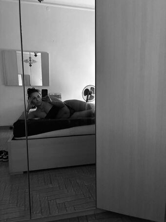 Erica Todaro Голі Зливи OnlyFans Фото 21