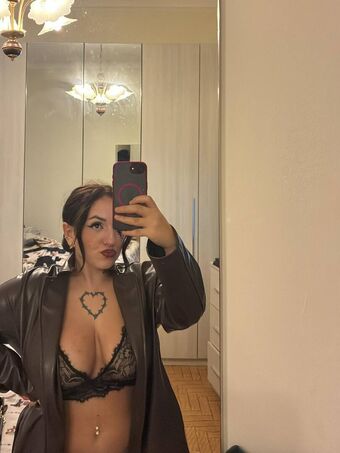 Erica Todaro Голі Зливи OnlyFans Фото 24